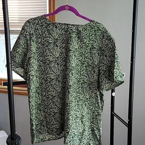 Maggie Sweet Green  and Blue Leaf Print Top Size 1X - Picture 2 of 9
